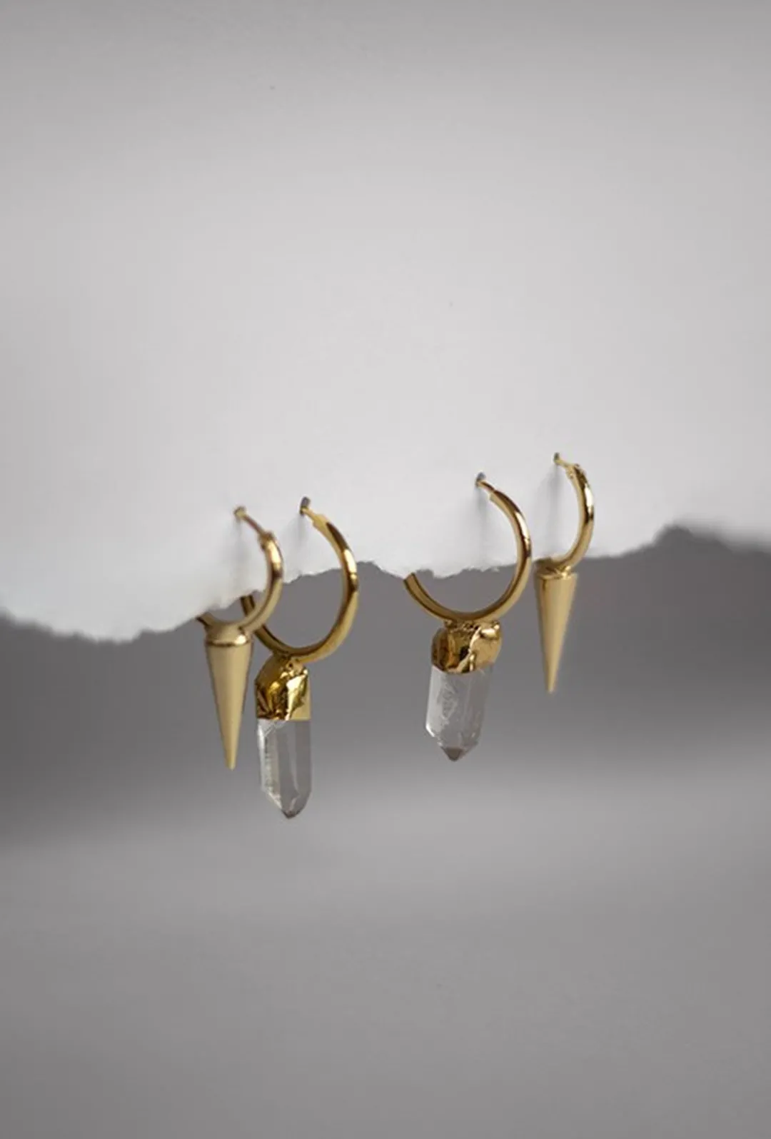 Dipua Argola Kriso em Ouro - Beleza com um Toque Contemporâneo
