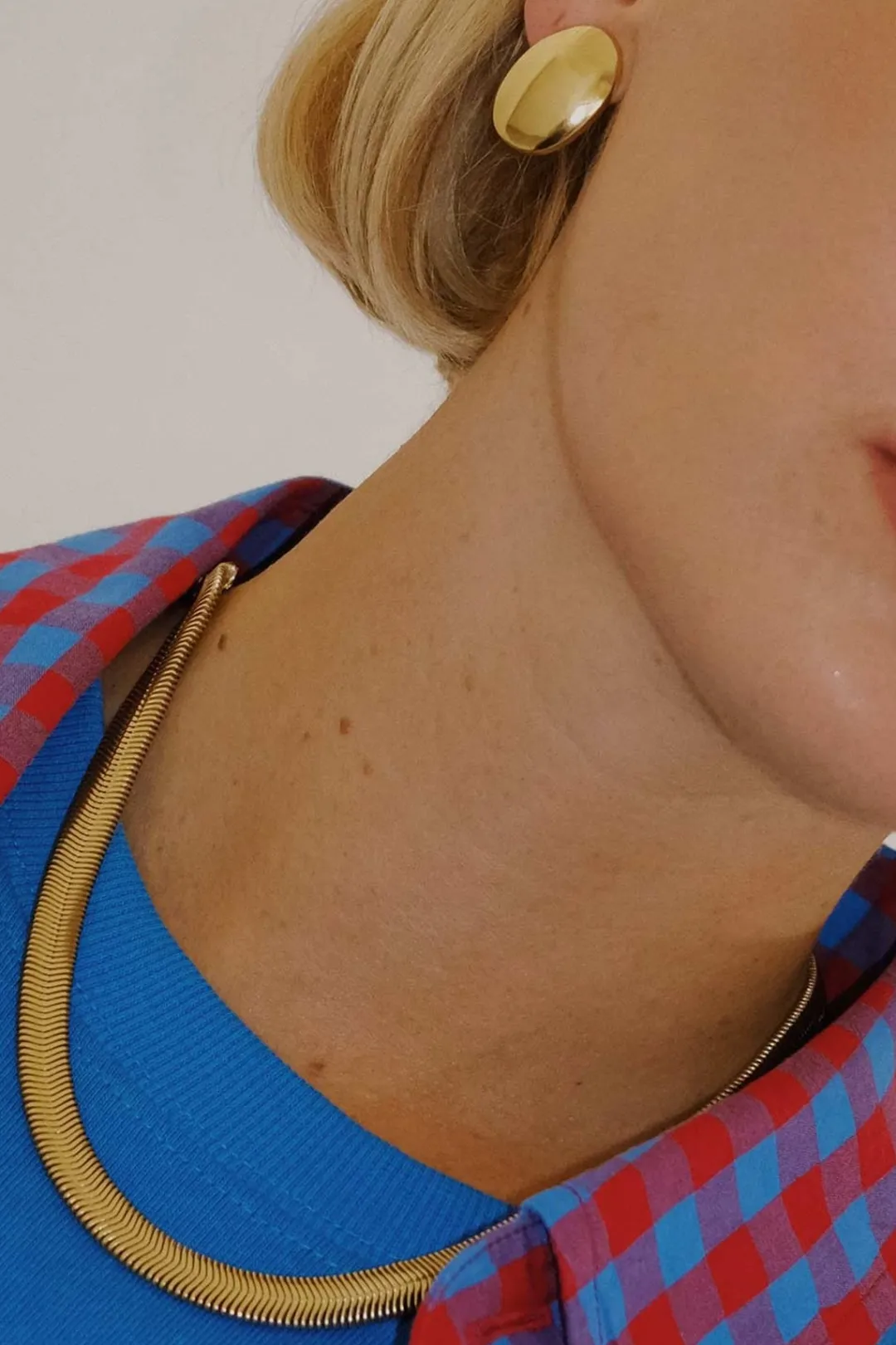 Dipua Argola Twist Prateada: linda para diferentes estilos