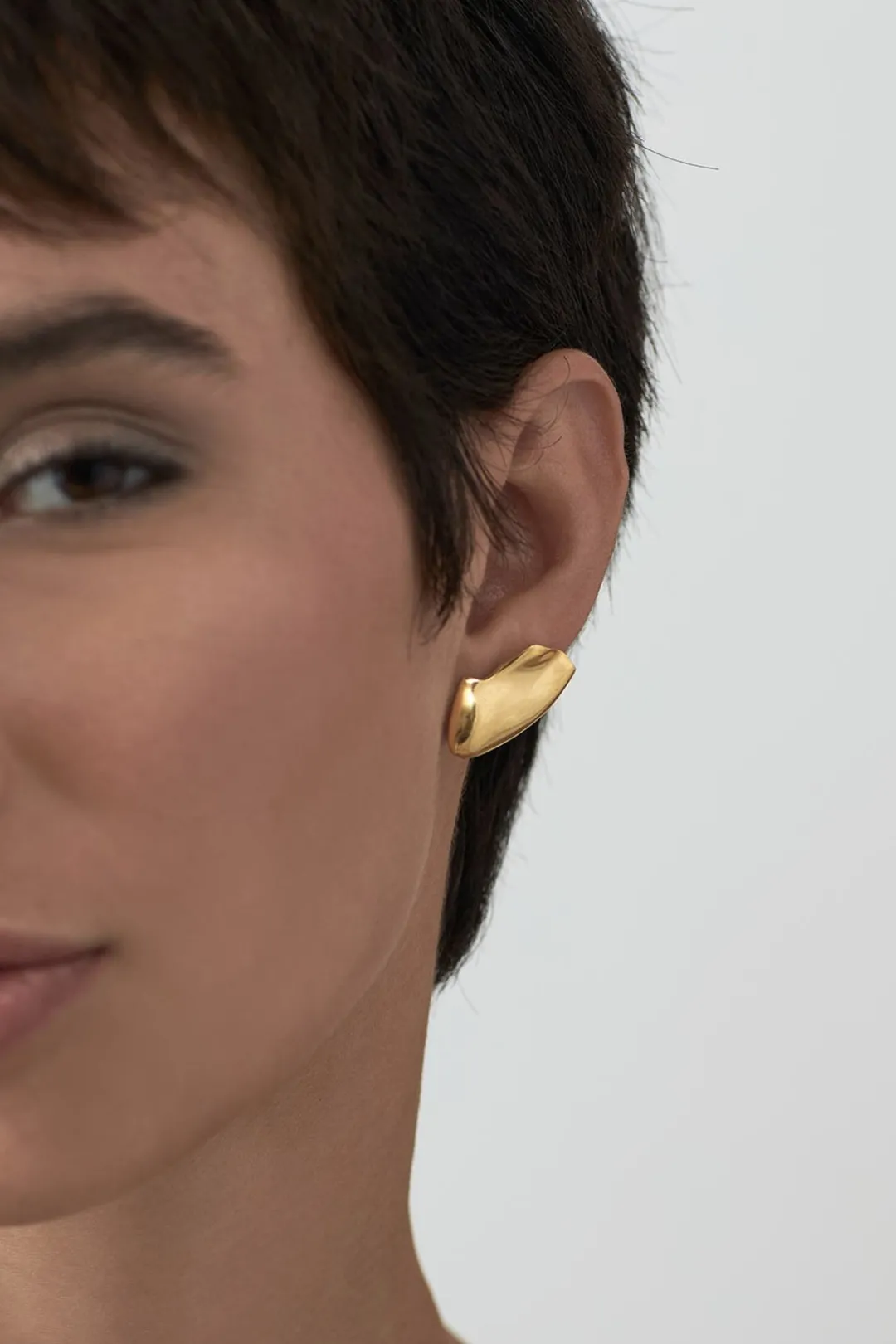 Dipua Brinco Bertha Banhado a Ouro - Feminilidade e Tendência em Cada Detalhe