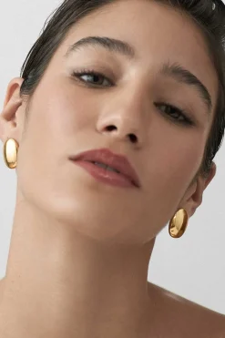 Dipua Brinco Botton Banhado a Ouro - Charme Delicado e Brilho Sutil