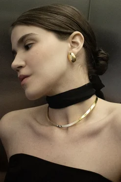 Dipua Brinco Botton Banhado a Ouro - Charme Delicado e Brilho Sutil