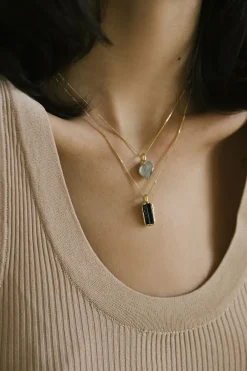 Dipua Colar Isla em Ouro - Simplicidade Natural com um Brilho Sutil