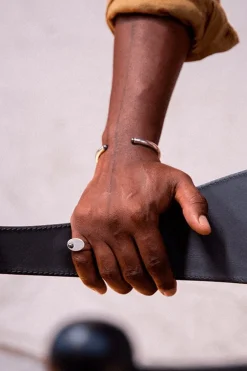 Dipua Confira o bracelete Pérola Negra banhado à