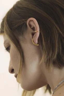 Dipua Ear Cuff Slim Banhado a - Modernidade e Estilo em Uma Peça