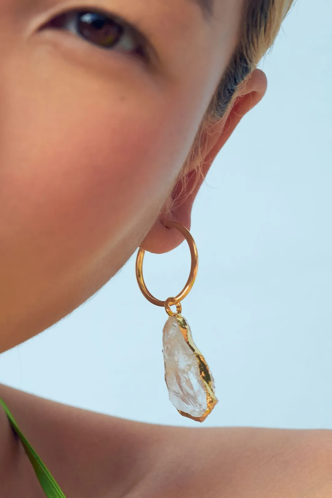 Dipua Pingente Ava em Ouro - Delicadeza com um Toque Moderno