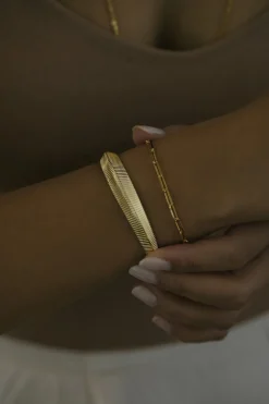 Dipua Pulseira Bast em Ouro - Design Intrigante com uma Presença Forte
