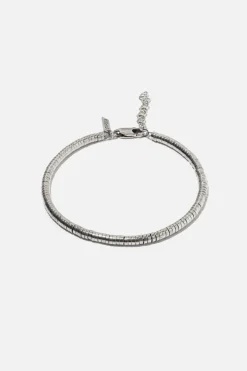 Dipua Pulseira Edi em Prata - Design Contemporâneo com um Toque Charmoso