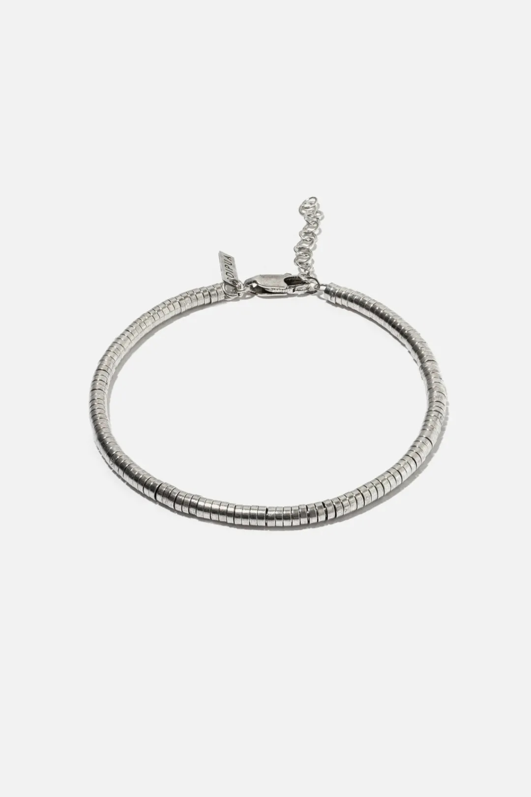 Dipua Pulseira Edi em Prata - Design Contemporâneo com um Toque Charmoso