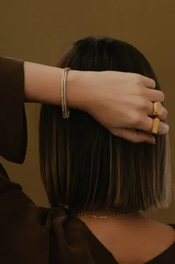 Dipua Pulseira Edi em Prata - Design Contemporâneo com um Toque Charmoso