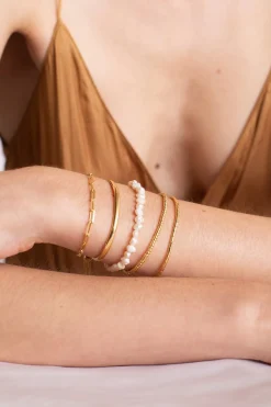 Dipua Pulseira Emille Banhada a - Tendência Sutil em Cada Elo
